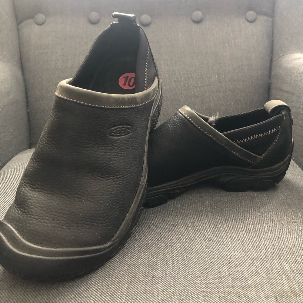 KEEN Men's Black Leather Slip-Ons
